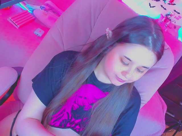 LittleKitsune live cam on BongaCams
