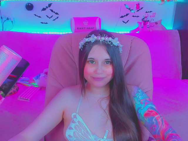 LoliSuccub live webcam show