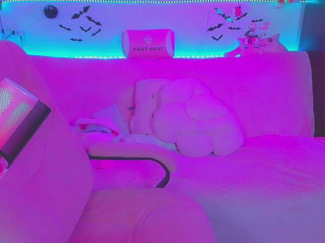 LittleKitsune live cam on BongaCams
