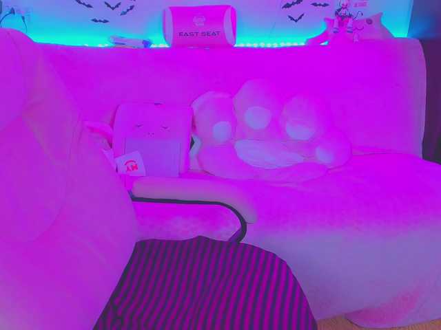 LittleKitsune live webcam show