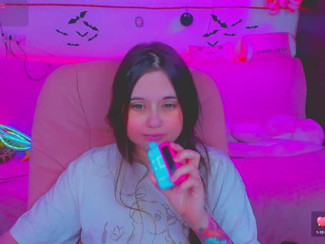 LittleKitsune's BongaCams show and profile