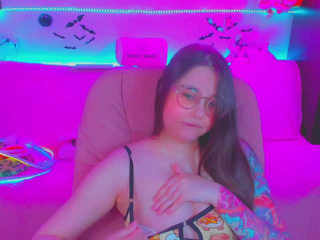 LittleKitsune live cam on BongaCams