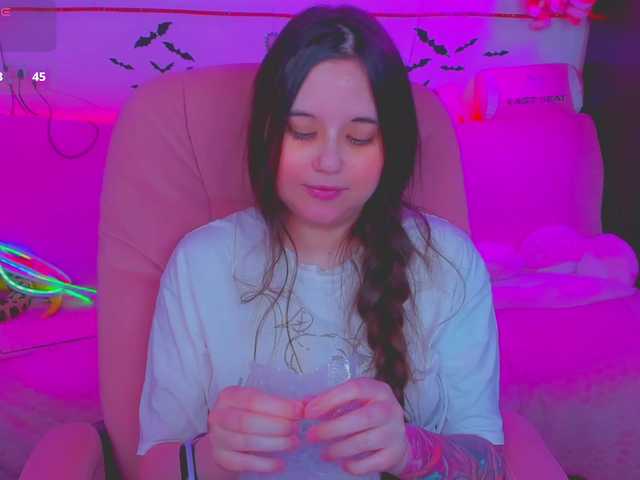 LittleKitsune's BongaCams show and profile