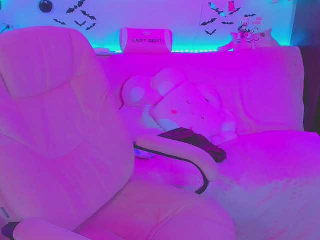 LittleKitsune live cam on BongaCams