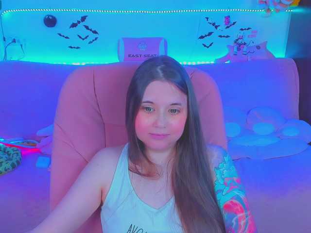 LittleKitsune live webcam show