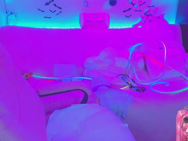LittleKitsune live cam on BongaCams