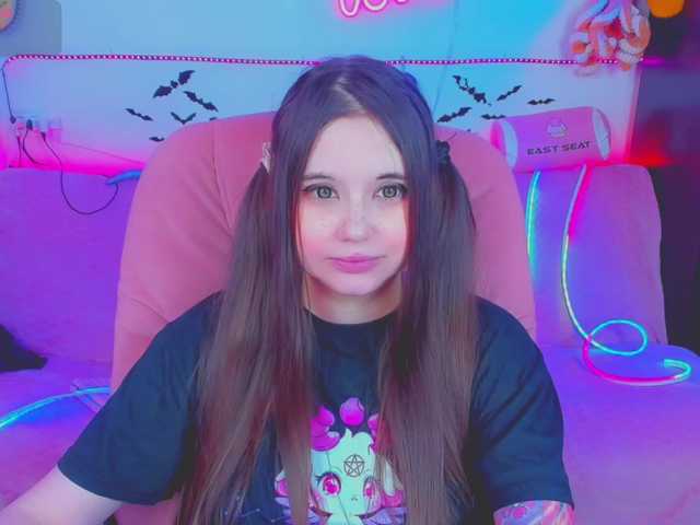 LittleKitsune's BongaCams show and profile