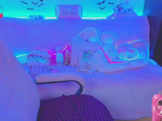 LittleKitsune live cam on BongaCams