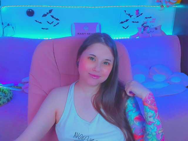 LittleKitsune live webcam show