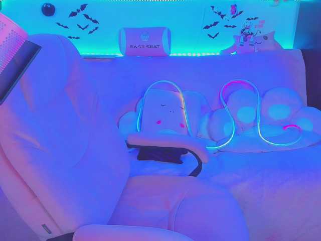 LittleKitsune live cam on BongaCams