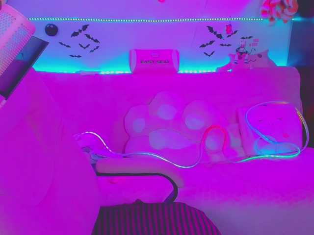 LittleKitsune live cam on BongaCams