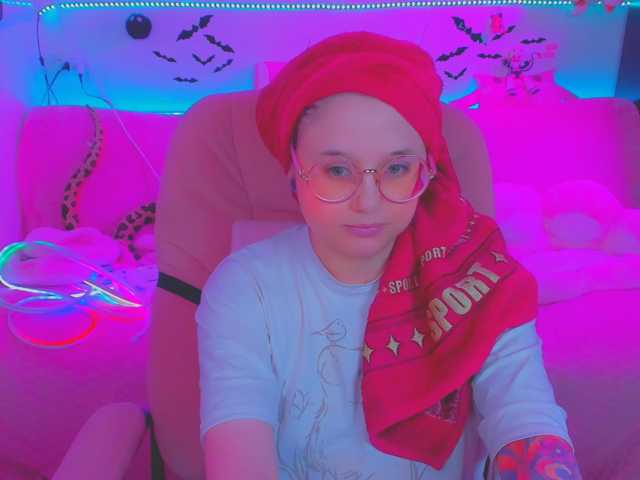 LittleKitsune live cam on BongaCams