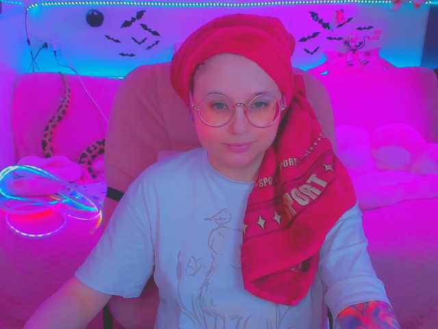 LittleKitsune live cam on BongaCams