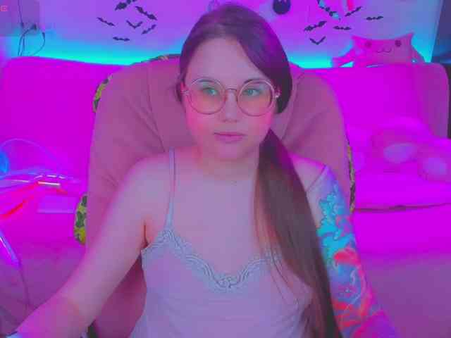 LoliSuccub webcam