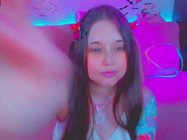 LoliSuccub webcam