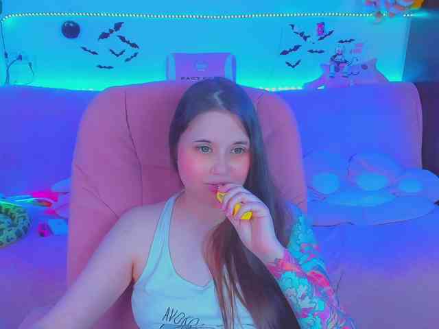 LoliSuccub webcam