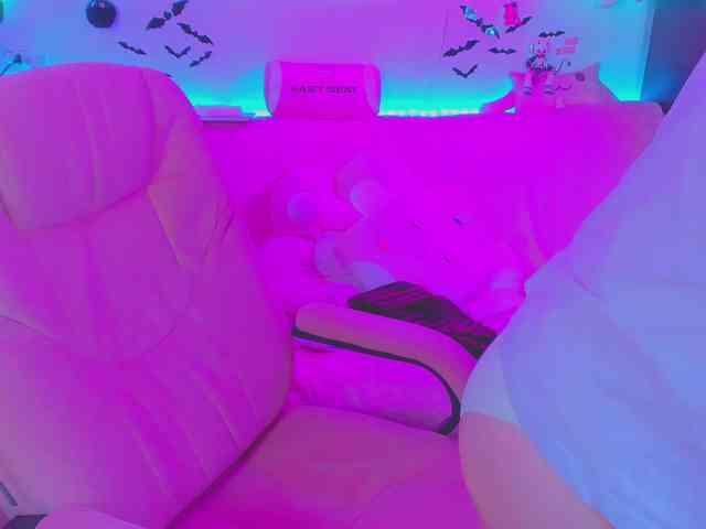 LoliSuccub webcam
