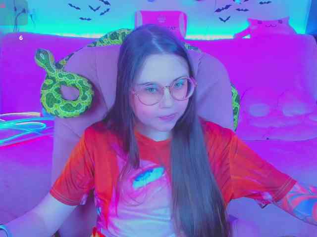 LoliSuccub webcam
