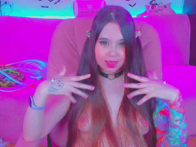 LoliSuccub webcam