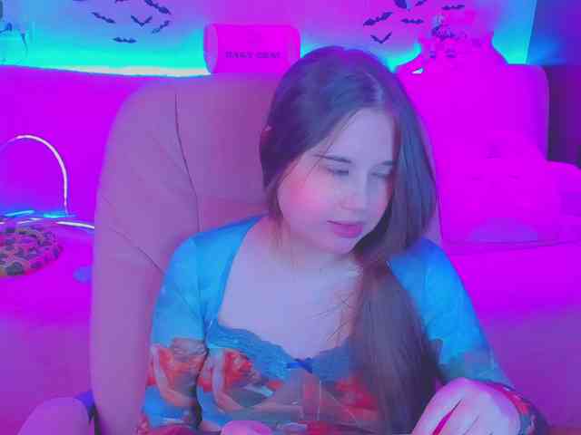 LoliSuccub webcam