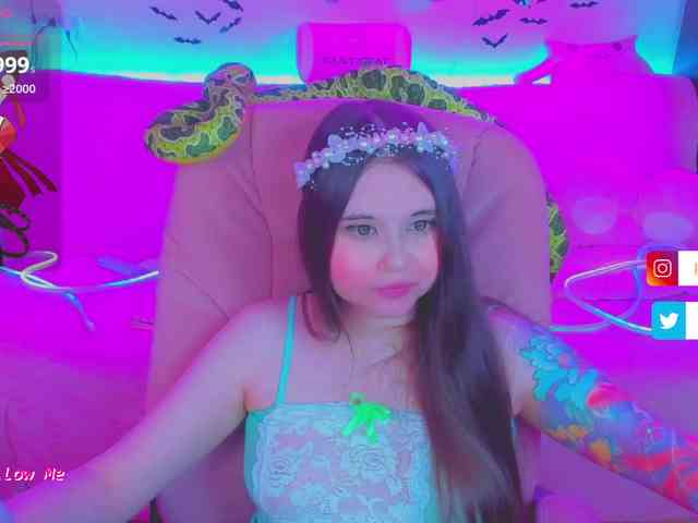 LoliSuccub webcam