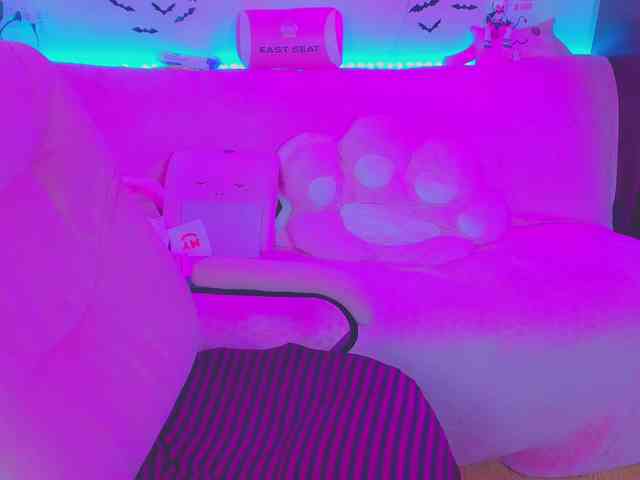 LoliSuccub webcam
