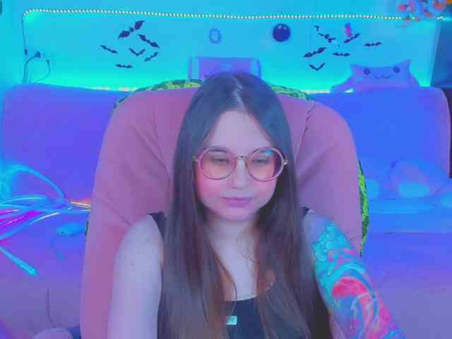 LoliSuccub webcam