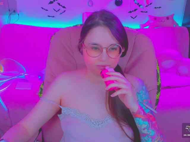 LoliSuccub webcam