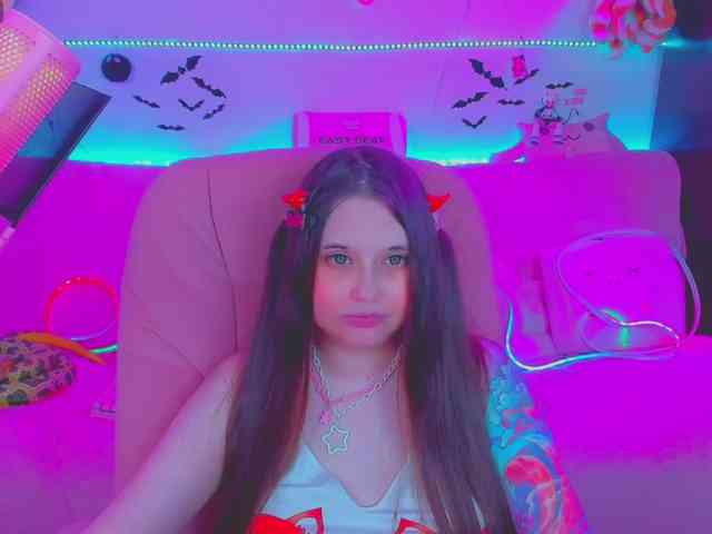 LoliSuccub webcam