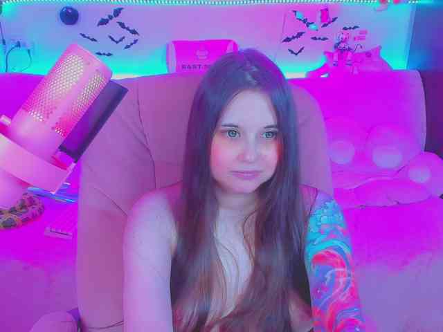 LoliSuccub webcam