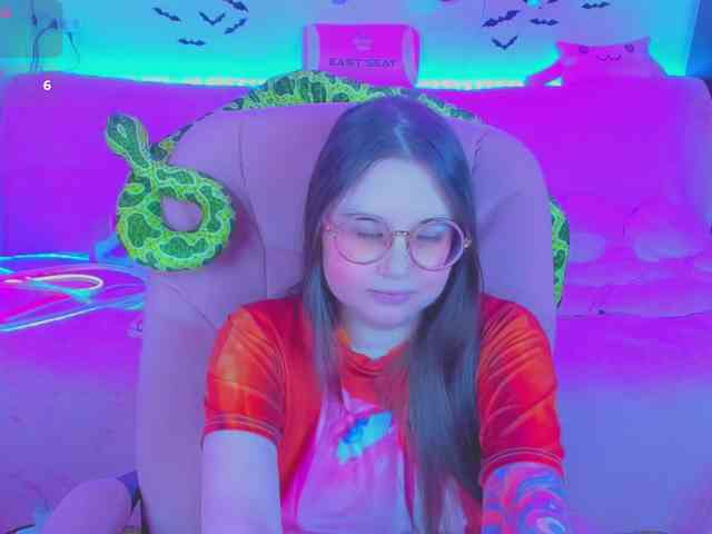 LoliSuccub webcam