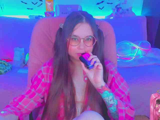 LittleKitsune Live Webcam on BongaCams