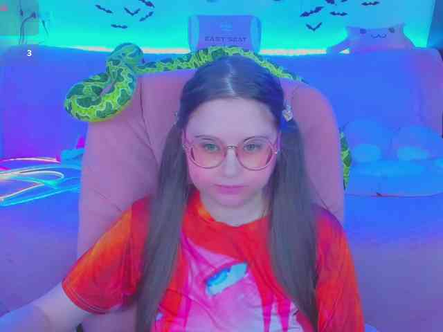 LoliSuccub webcam