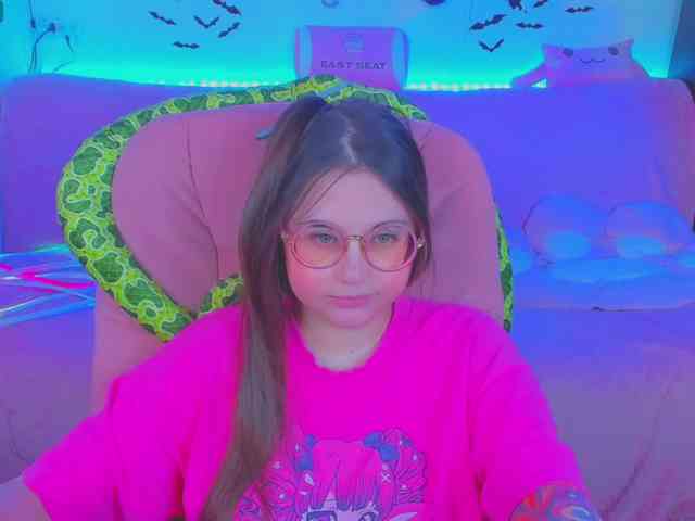 LoliSuccub webcam