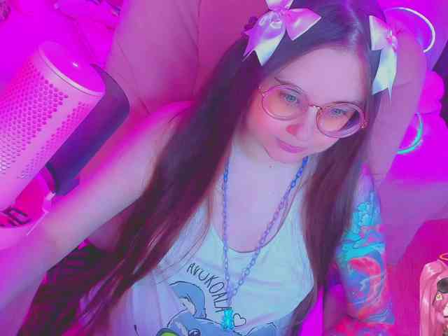 LoliSuccub webcam