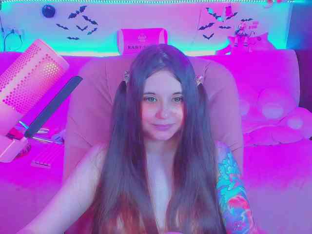 LittleKitsune Live Webcam on BongaCams