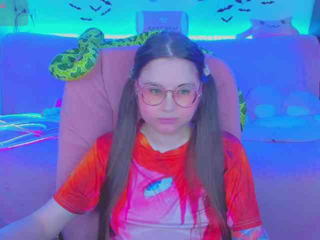 LoliSuccub webcam
