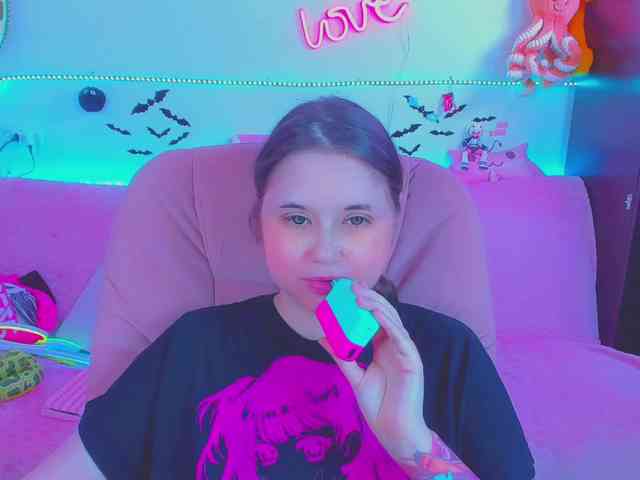LoliSuccub webcam