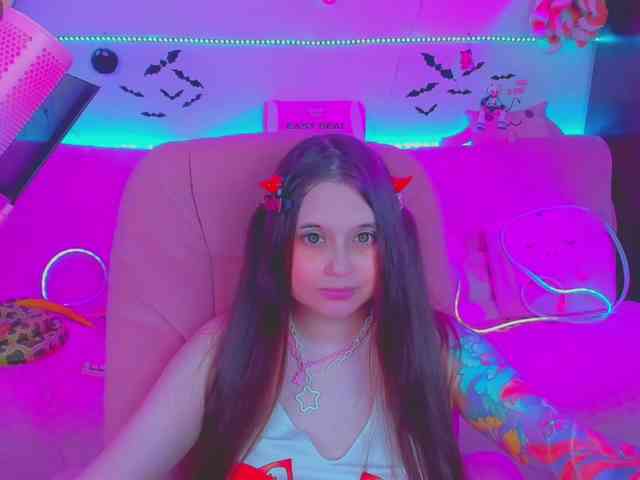 LoliSuccub webcam
