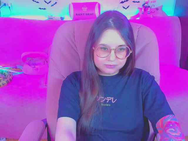LoliSuccub webcam