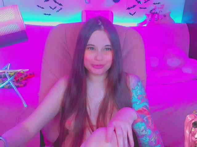 LoliSuccub webcam