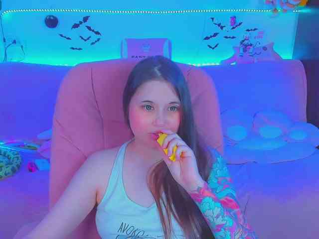 LoliSuccub webcam