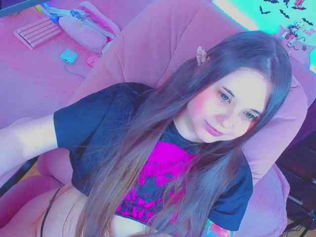 LittleKitsune Live Webcam on BongaCams