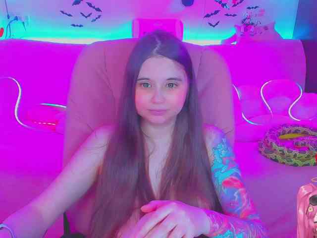 LoliSuccub webcam