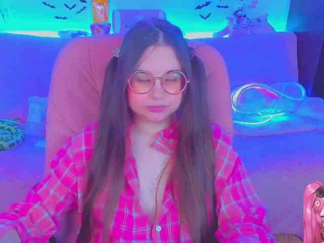LoliSuccub webcam