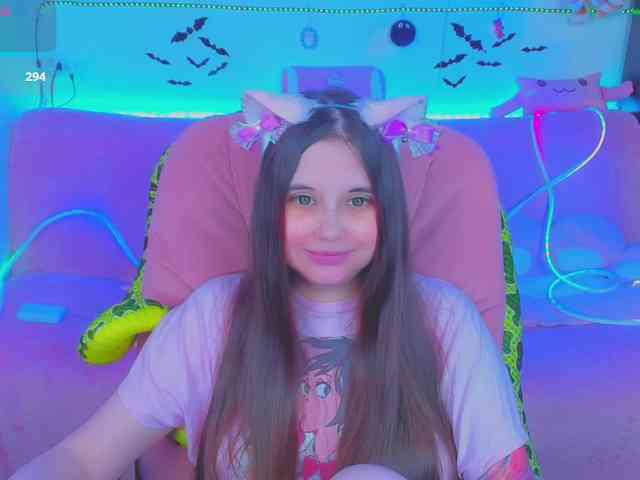 هذا النموذج مباشر الآن. LittleKitsune