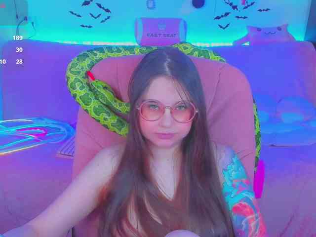 LoliSuccub webcam