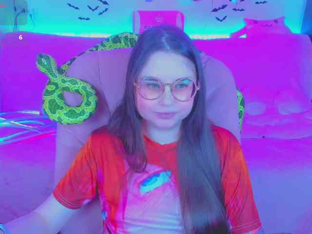 LoliSuccub webcam