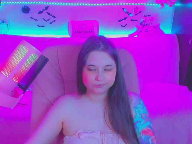 LoliSuccub webcam