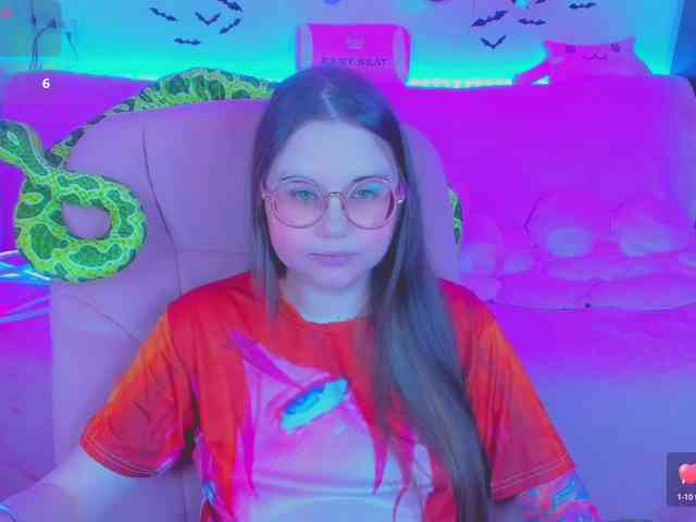 LoliSuccub webcam